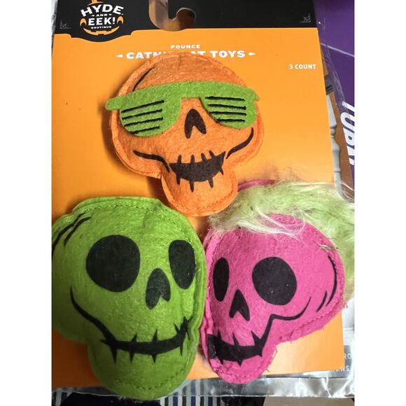 Halloween Multipack Retro Skull Plush Cat Toy Set - 3pc - Hyde and EEK! Boutique - Picture 4 of 4